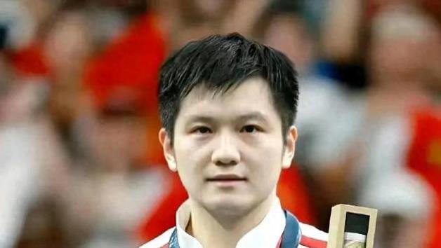 闹大了！警察学院女生辱骂樊振东，校方回应后，江西警校账号沦陷