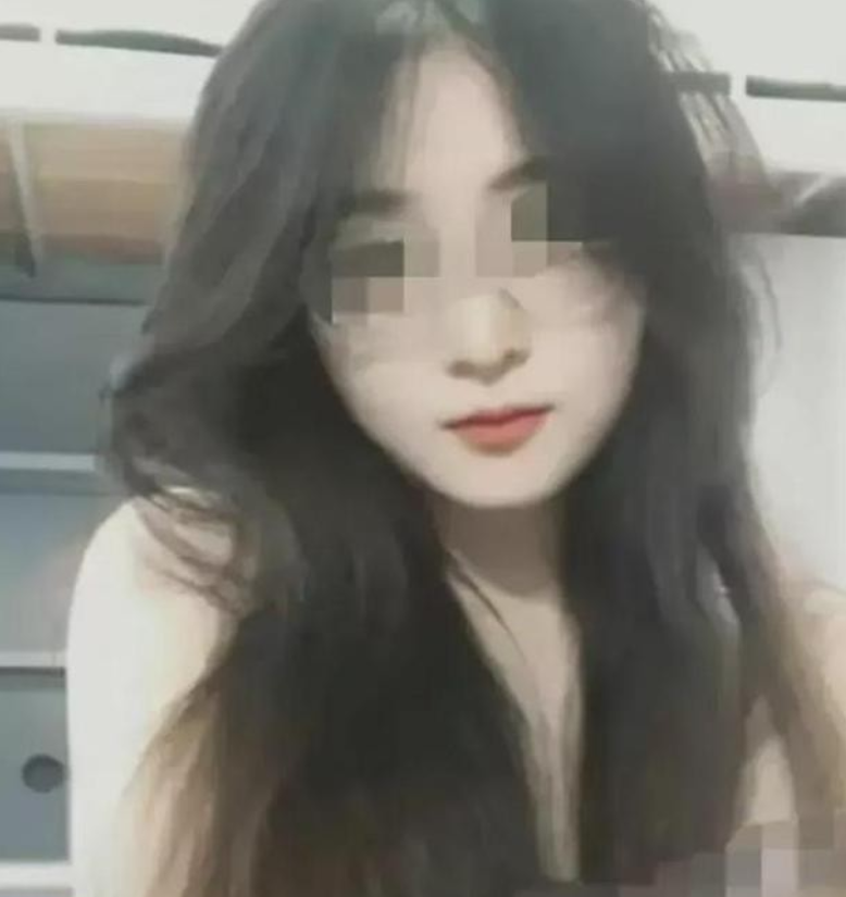 纽约举办裸体晚宴，参与者必须全裸入场共享晚餐，太辣眼睛了。一场裸体晚宴在纽约举行