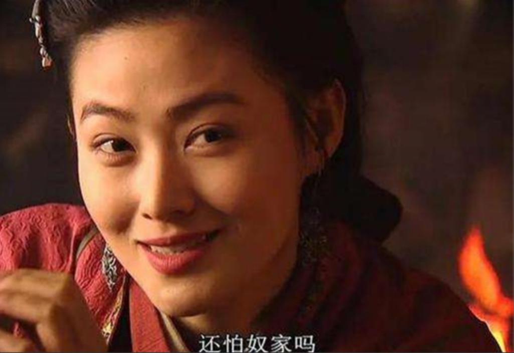 1998年，拍摄西门庆和潘金莲的吻戏时，饰演潘金莲的王思懿眼泪哗哗流，导演张绍林