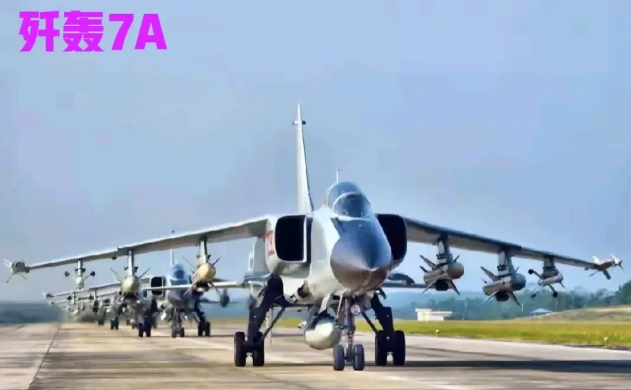 豹爷，转眼间已经服役几十年了。

看看它的风采，就这挂弹量，大家说说舍得把它退役