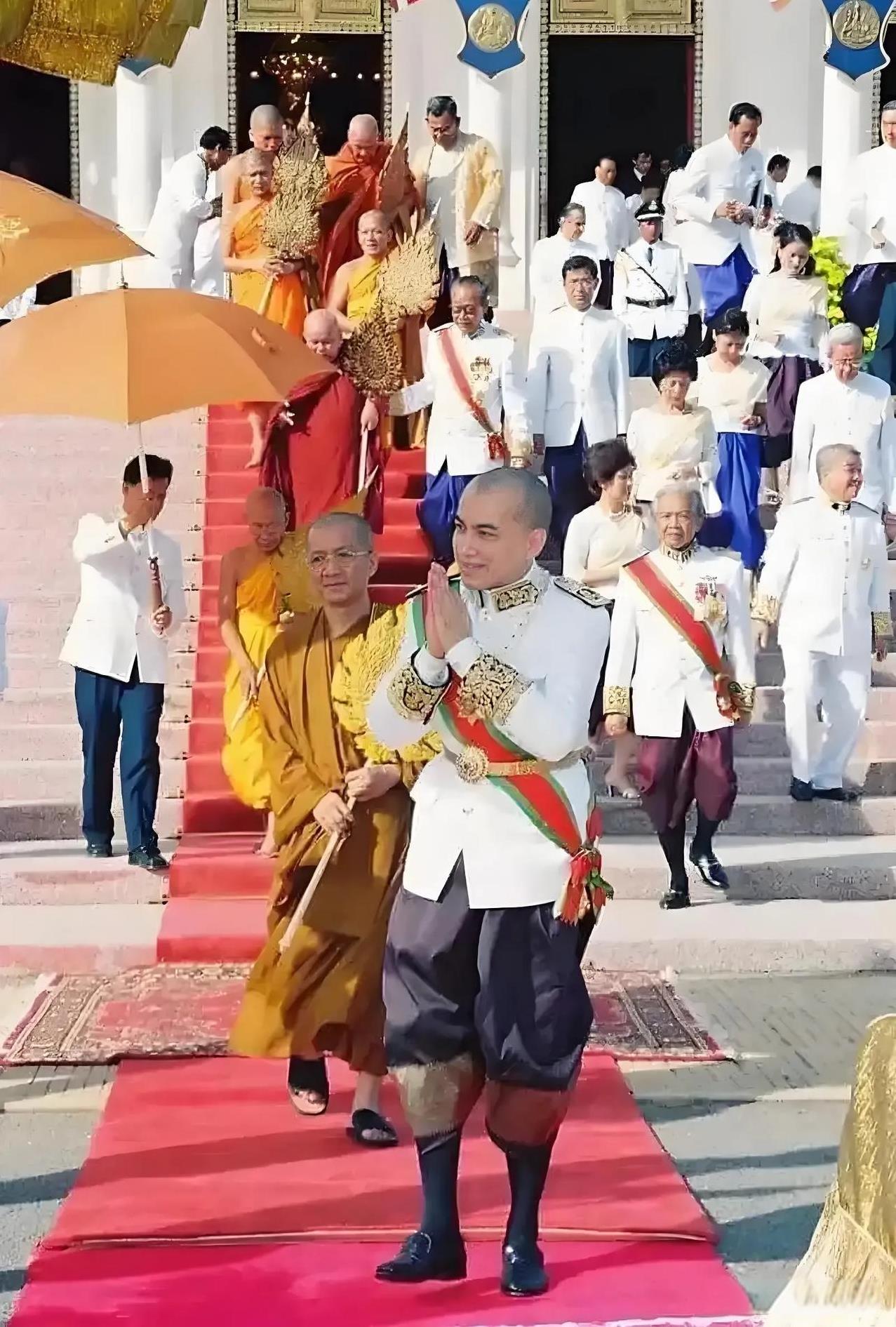 柬埔寨运河复工话题热度不减，西哈莫尼国王回国访谈，运河再度成为焦点。在运河问题上