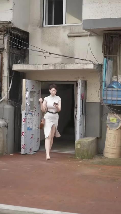 这么漂亮为啥住这么破旧的地方？