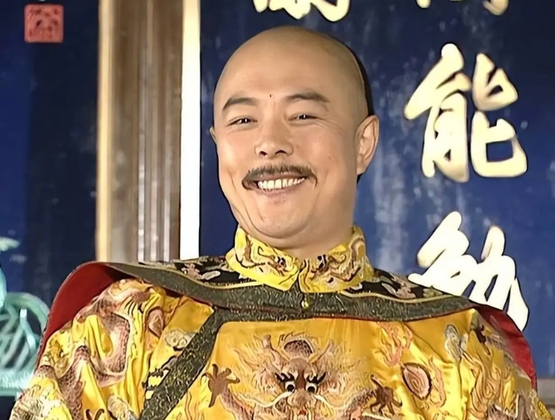演员，张铁林说，接拍琼瑶的《还珠格格》就是个意外，很草率。我当时在三里屯一家卖草