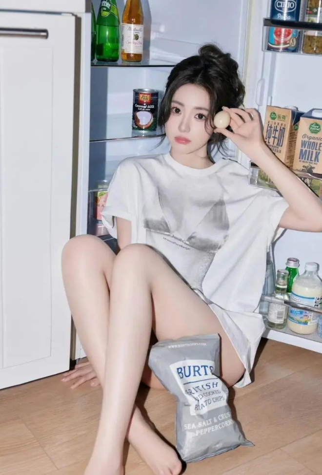 以为拿的是个球，原来是颗蛋🥚