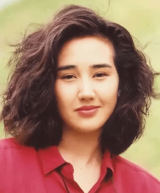 柏安妮：非常漂亮的一位混血美女