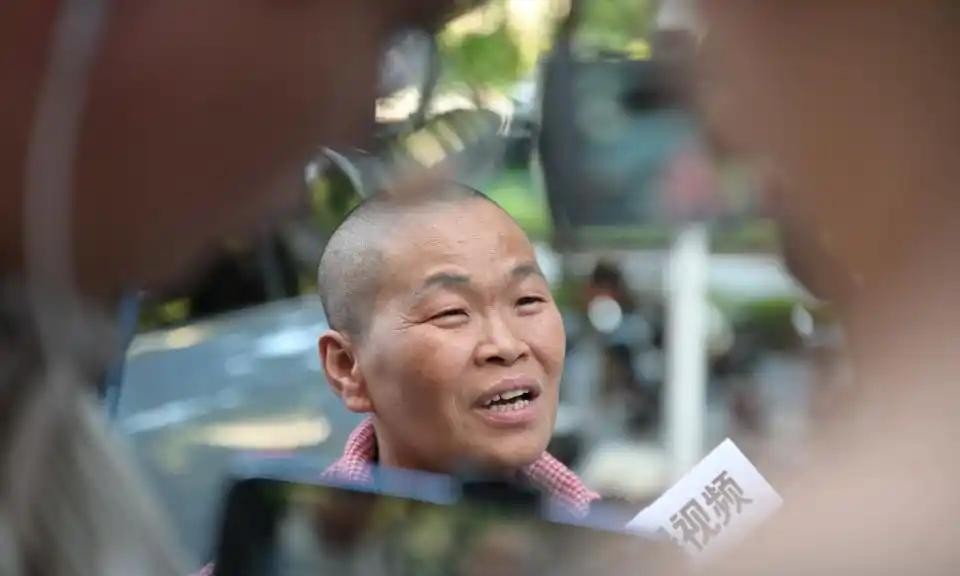 27年追凶的故事让人感慨万千，一位湖南女子李海玉为了替弟弟报仇，历经无数艰辛，最