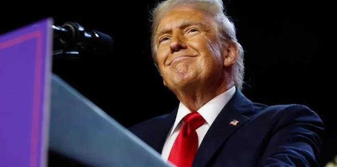 特朗普宣布胜选。（美国）第47任总统和第45任总统。特朗普还说，他会帮助治愈美国