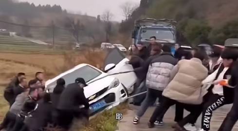 回家过个春节，全村都知道你们有车了！