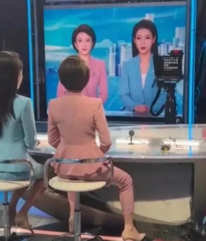 原以为她们靠的是嘴，没想到却是脚，太让人意外了。