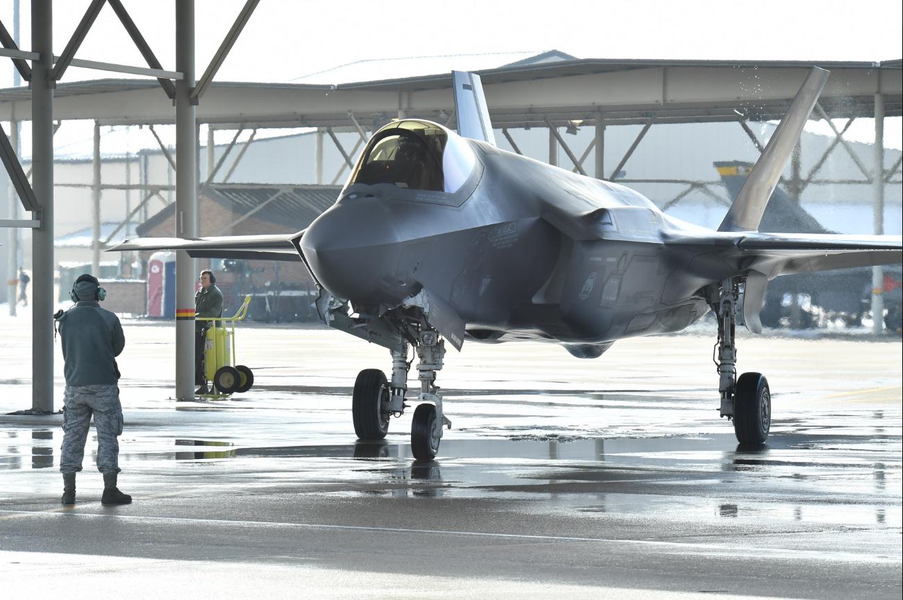 F35出口到这么多国家，为什么美国就不怕泄密呢？

原因很简单因为就算卖给其它国