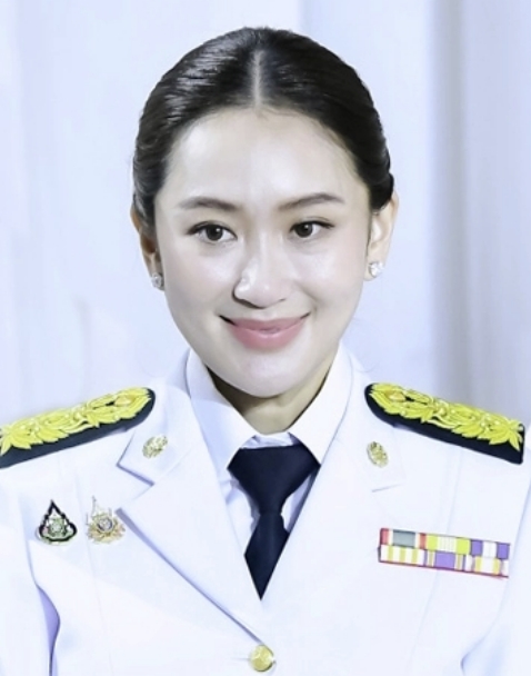 刚上任没多久，泰国美女总理的“野心”如愿以偿，等来了中国的鼎力相助，中泰加速完成