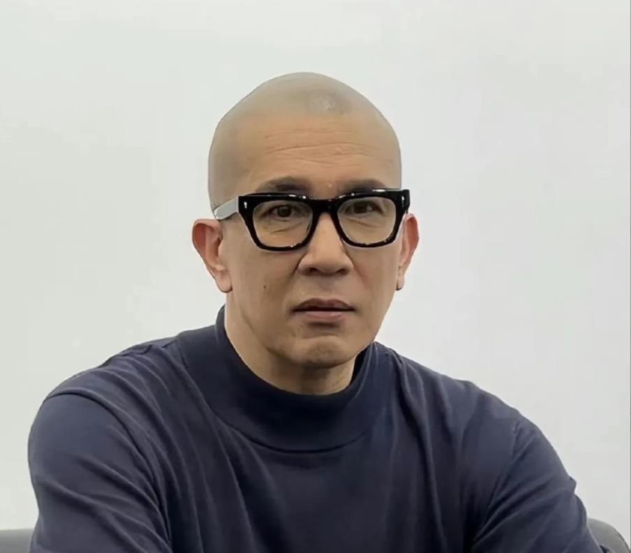 s已经不在了，光头还是赖在豪宅不走
不得不说这步棋下的挺有深度！

俩人也没有自