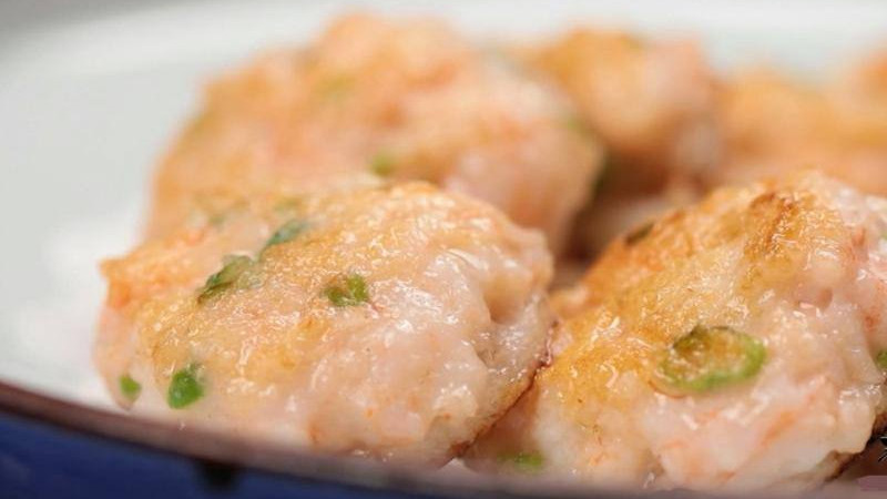 莲藕鲜虾饼：酥脆香嫩，每一口都是享受！