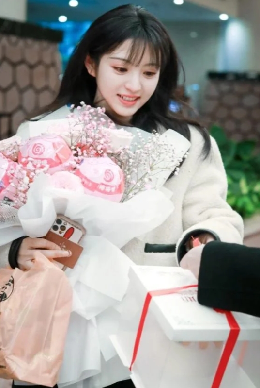 田曦薇，用演技和魅力征服观众