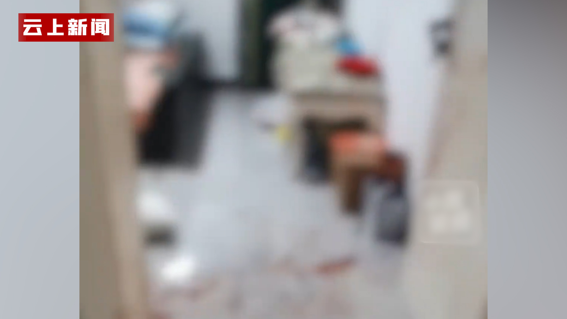 男子开车撞老婆又持刀行凶丈母娘，伤者被送医抢救，当地警方回应

8月1日，湖南岳