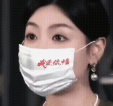 女子多次出轨一个小区的男子，被发现后好似和调解人说:她出轨，被老公发现了；老公要