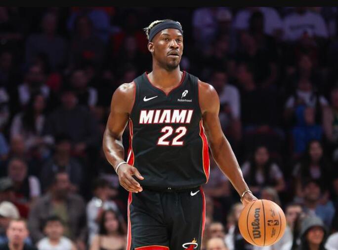 Shams：热火因巴特勒错过航班，计划禁赛两场。ESPN记者报道，热火计划禁赛吉