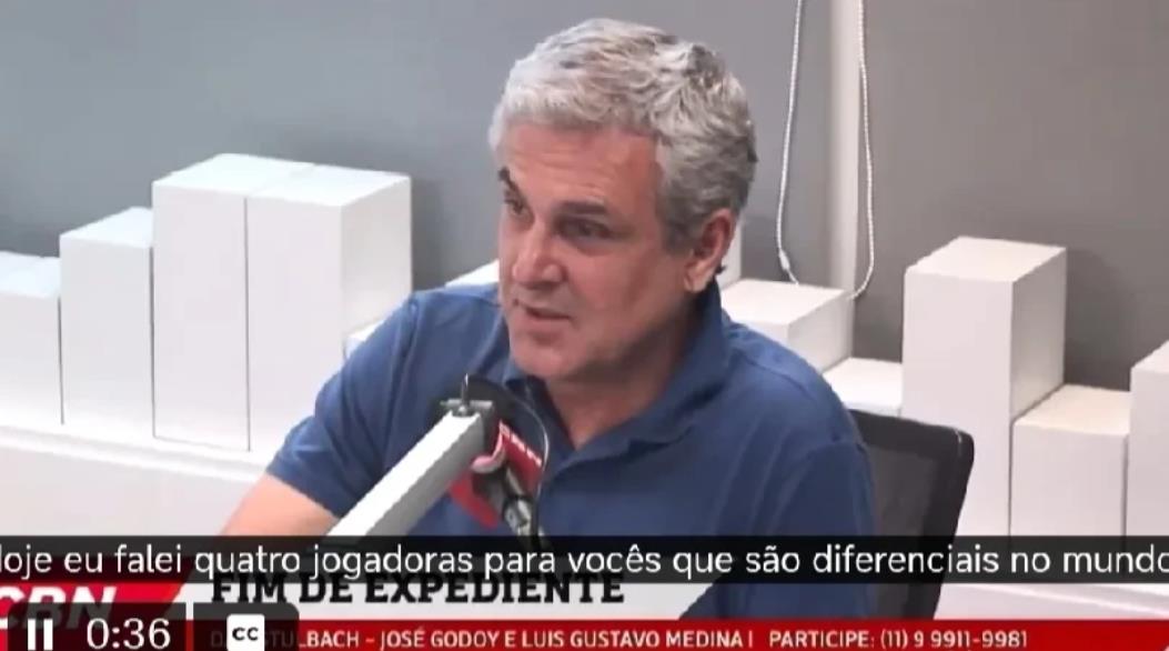 巴西🇧🇷女排国家队主教练吉马良斯接亲媒体采访表示:
当今世界前四女子接应有意