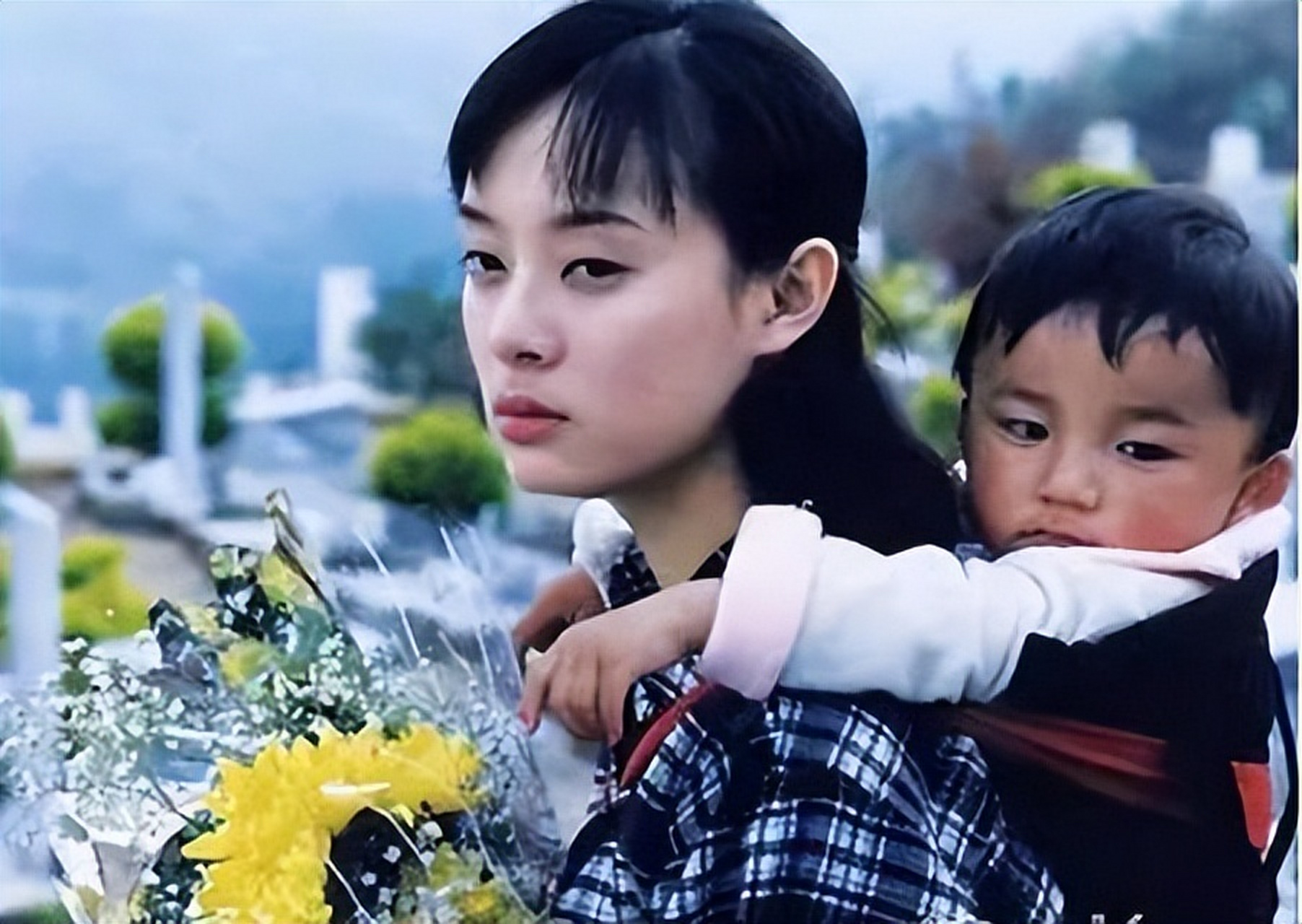 2002年，孙俪资助了一个贫困的学生，但是十年后当有人采访他时，他却说：“孙俪养