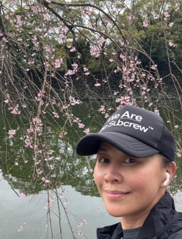 刘嘉玲分享素颜照，自然老去依旧美丽动人