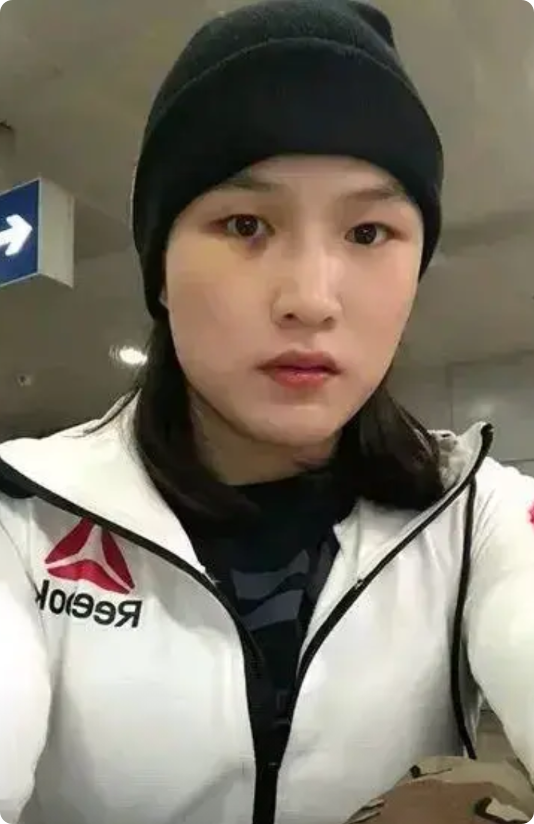 张伟丽有钱，又能打，
为啥就是找不到男朋友？
张伟丽的财富最少也得几亿了，
可以