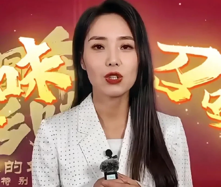 云朵何时会正常直播
  曹云金离开德云社后，他遭网暴十三年之久，看曹云金遭网暴的