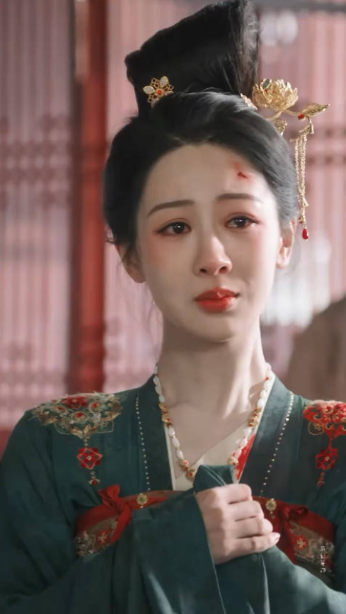 要赔钱了，这才是“国色芳华”最尴尬的一幕！别尬吹杨紫了。

“还原历史”一词是《