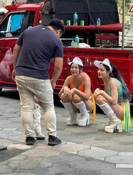 这是哪里的街头，感觉不错哦