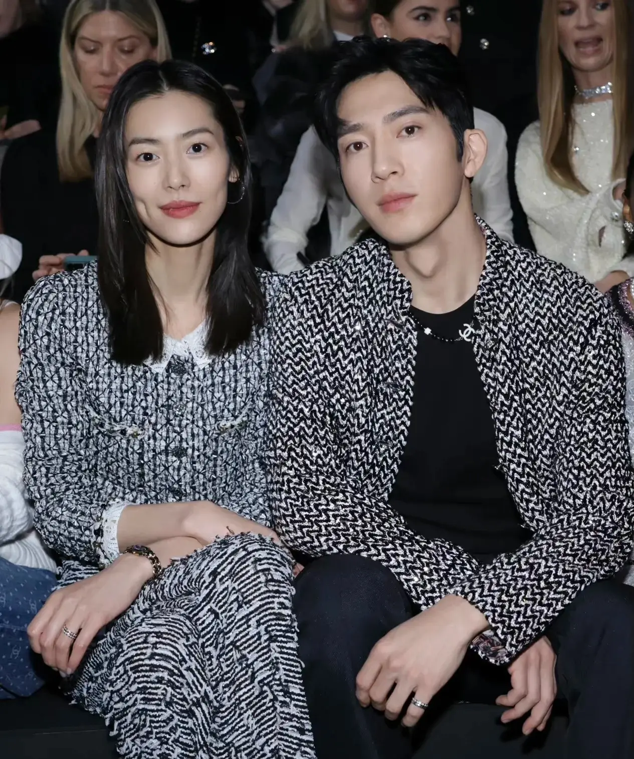 一次，井柏然家的保姆不小心打碎了井柏然一个杯子，他叮嘱保姆:“以后要小心一点，杯