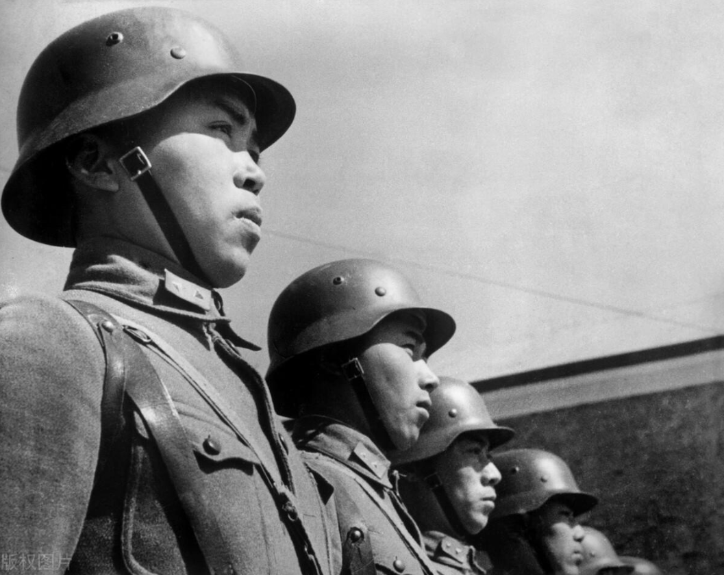 所谓的德械师，和德军的一个师，差了十万八千里。

1937年之前，国军编成了10