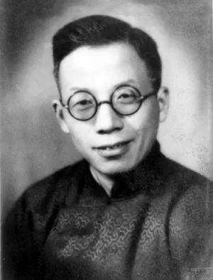竺可桢，1890年出生于浙江绍兴的一个米商家庭。2岁便能识字，5岁熟读四书五经，