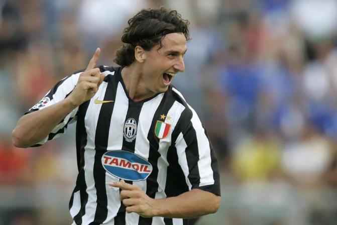 伊布回忆，2006年夏天，他为了离开尤文图斯用了一切手段。当时的主教练德尚极力劝