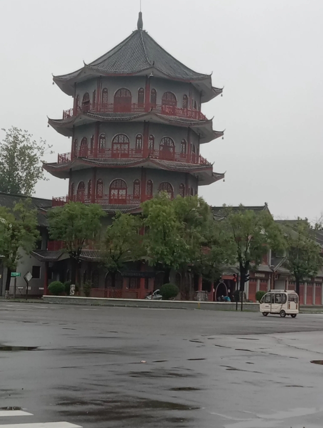 这个中秋我想和家人到效外走走，享受大自然带来秋光的沐浴，秋风带来的习习凉爽。想和