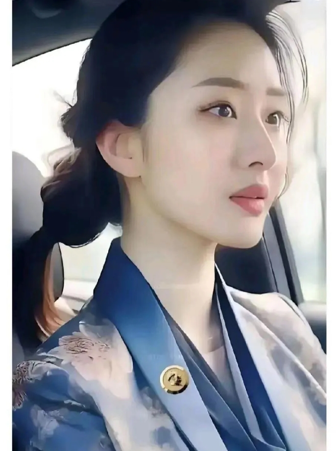 女同事就因为五官上的一个毛病，至今难嫁。大家瞅瞅，能看得出是哪里吗？