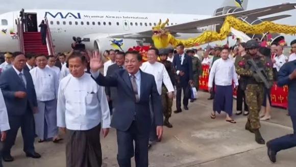 国管委主席结束访华行程 返缅受到热烈欢迎