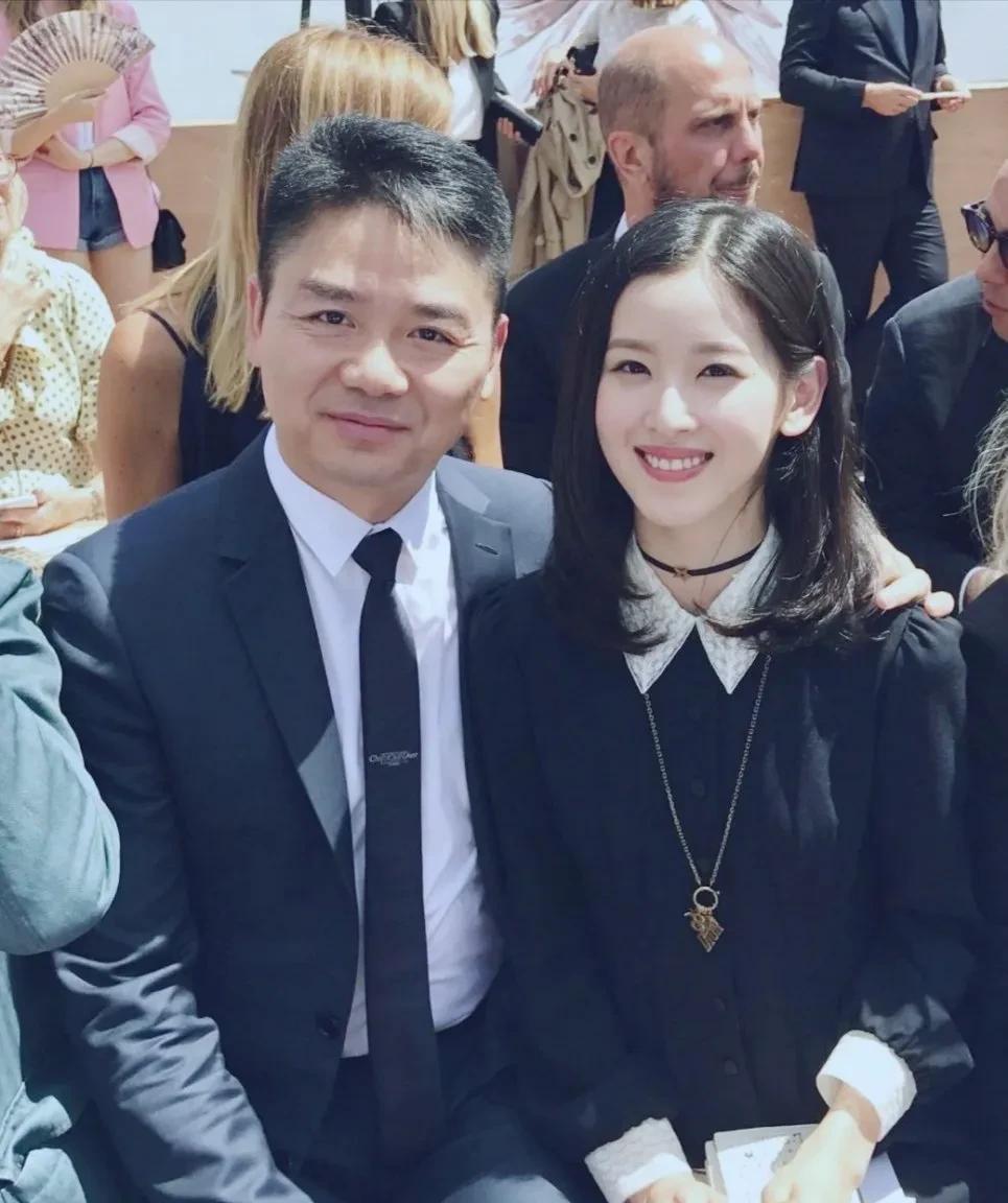 男人人生的四大理想
刘强东全实现了！
一、“金榜题名”
在过去，只要考上大学就能