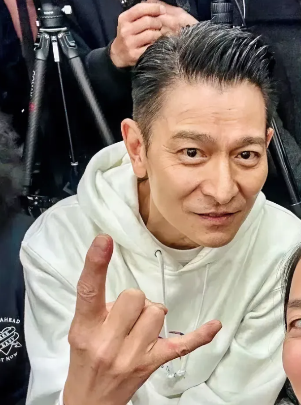 刘德华的真实容貌状态，感觉比荧幕上老10岁都不止