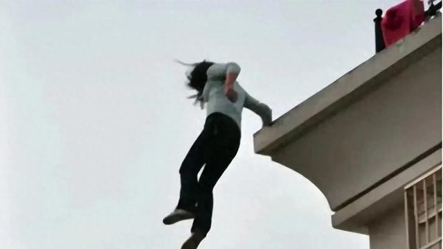 《英雄流血又流泪？吉林小伙的仗义与委屈》