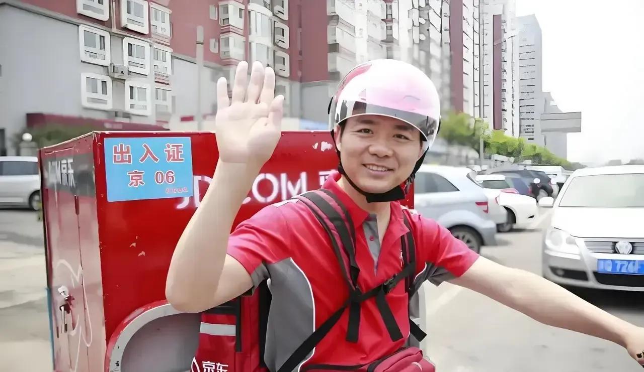 刘强东真是企业家的楷模，
一进军外卖行业，就把骑手的五险一金安排上，把外卖小哥感