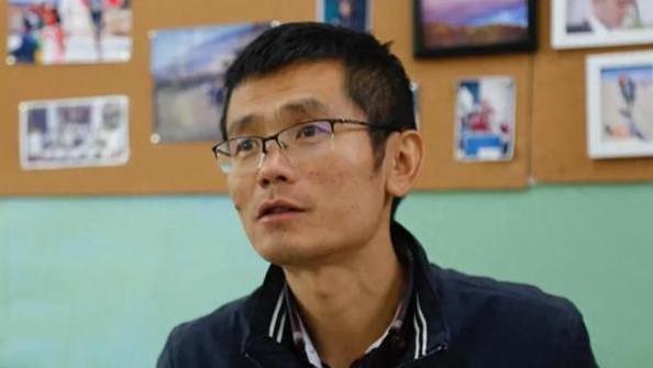 农村孩子的守护神走了！48岁“官二代”的朴素人生