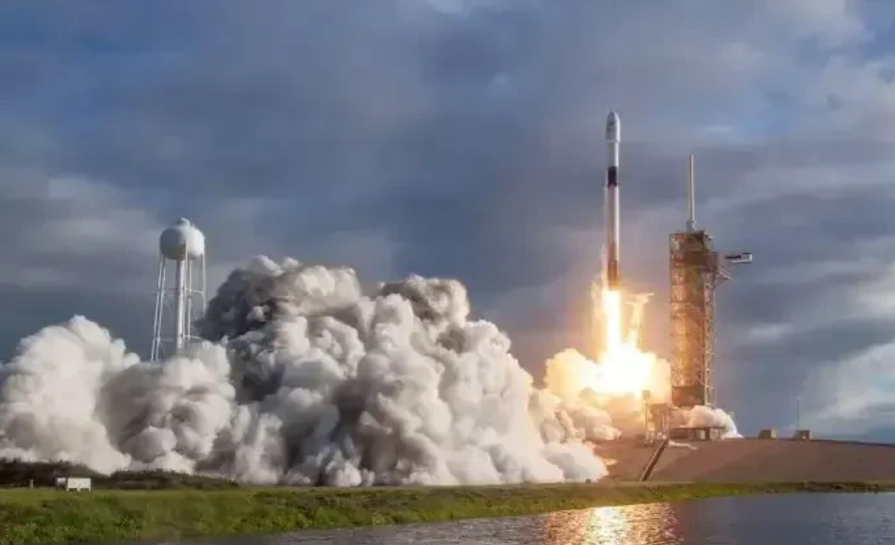 炸了！炸了！
伊拉克传来可怕消息

刚刚收到消息，伊拉克一处驻有美军的空军基地遭