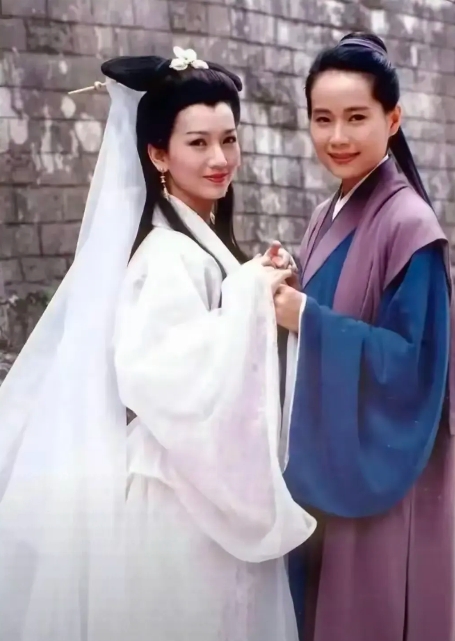 千年等一回
这才是最经典的。
“莫非前世那一眼，只为今生见一面。”
“即使千山万