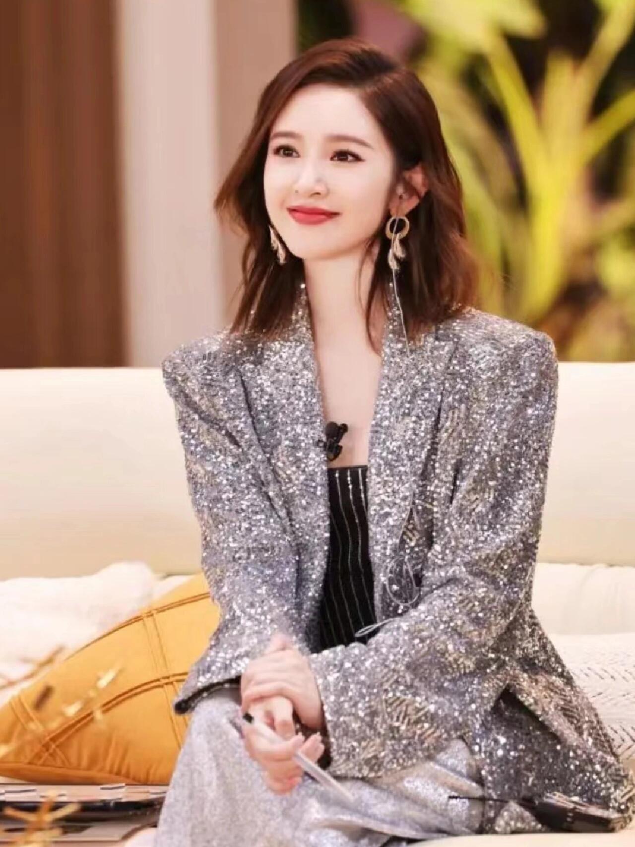 唐艺昕高情商发言，才知张若昀为啥当老婆奴