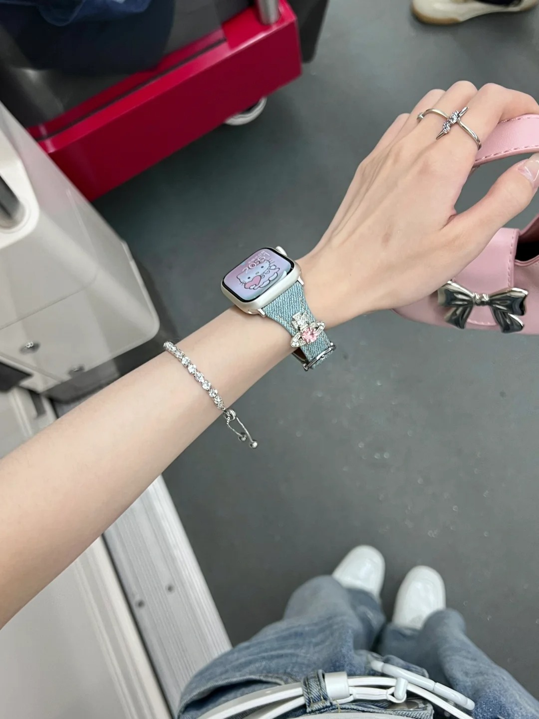 Apple Watch 真的很绝啊！！！！
美鼠了 扣子还是圆圆的
就像获得了一