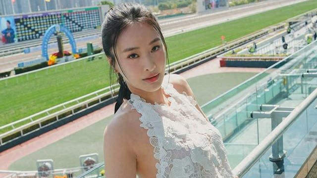35岁TVB力捧小花重返身材巅峰，新剧首播，性感造型霸屏热搜！
