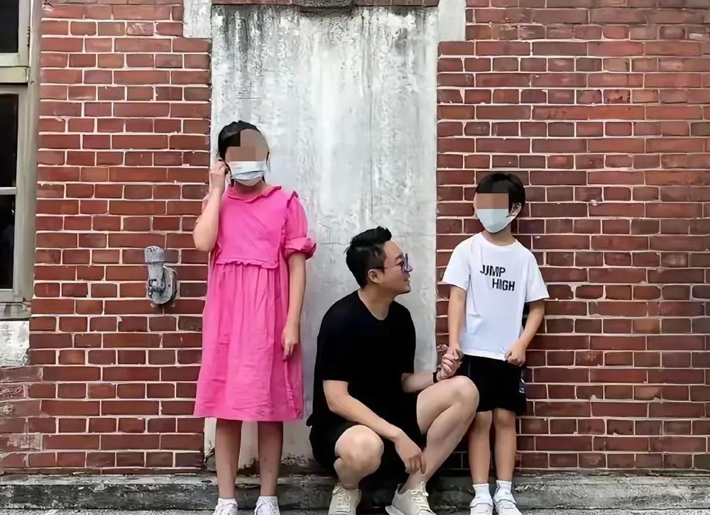 大S的首饰盒真是值钱，陈岚都忍不住骂小S！

作家陈岚：小S，你打开你姐姐的首饰