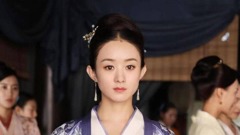 杨紫养老剧上线：《国色芳华》开播大爆，首日广告多达12个