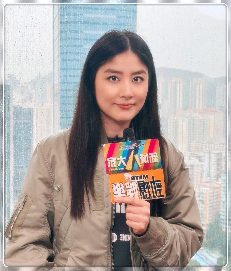 陈慧琳素颜依旧美丽动人，堪称真正的美女。