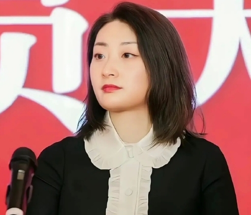 宗馥莉辞职这瓜，大概率是真的

1、娃哈哈的股权机构：杭州国资持股46%、宗庆后