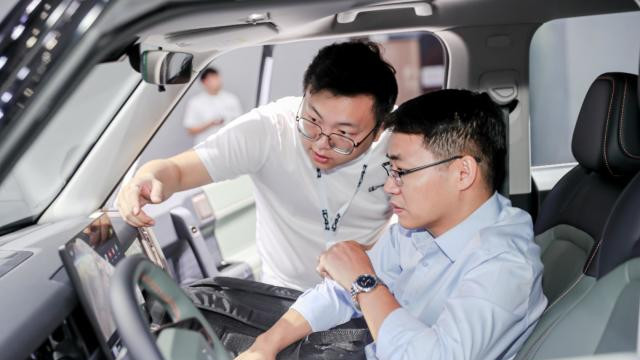 iCAR V23 9.98万上市：卓越性能与舒适空间